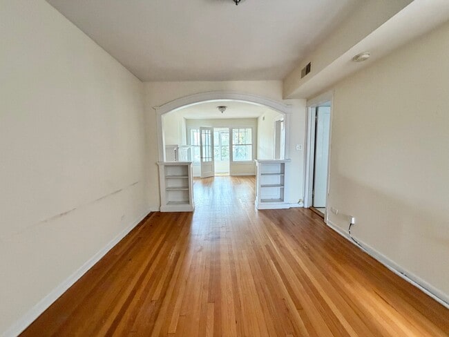 2659 N Saint Louis Ave, Unit 1 in Chicago, IL - Building Photo - Building Photo