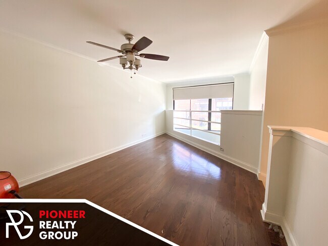 1014 W Grace St, Unit 944D-102 in Chicago, IL - Building Photo - Building Photo