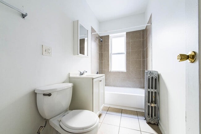 4815-23 W Cortez St Chicago, IL 60651 in Chicago, IL - Building Photo - Building Photo