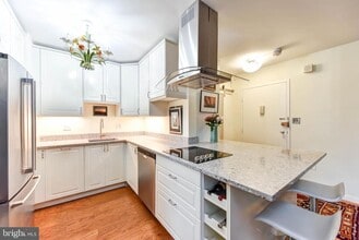 4600 Connecticut Ave NW in Washington, DC - Foto de edificio - Building Photo