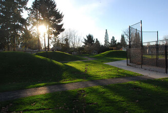 Blanton Commons Apartments in Beaverton, O... in Beaverton, OR - Building Photo - Building Photo