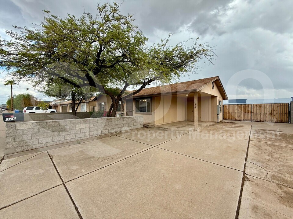 329 N 69th Ave in Phoenix, AZ - Building Photo
