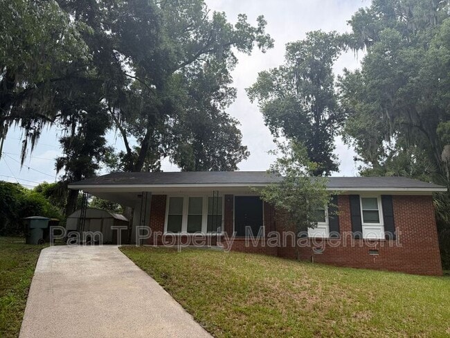 property at 17 Vineyard Dr