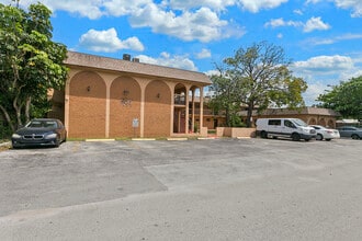 6015 SW 33rd St in Miramar, FL - Building Photo - Primary Photo