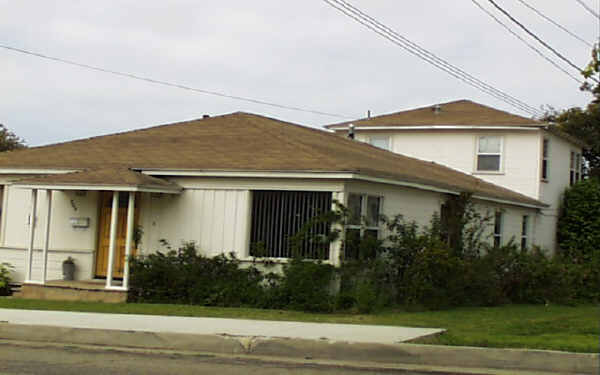 305-309 Walnut Dr in Ventura, CA - Building Photo - Building Photo