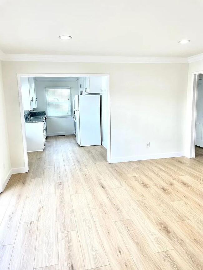 4551 Hazeltine Ave in Los Angeles, CA - Building Photo - Building Photo