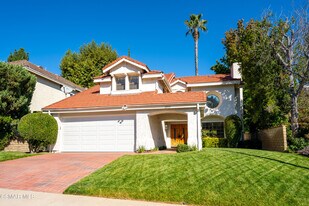 29719 Quail Run Dr in Agoura Hills, CA - Building Photo