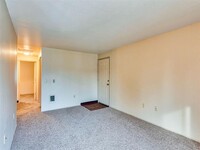 Bristol Court Apartments in Milwaukie, OR - Building Photo - Building Photo