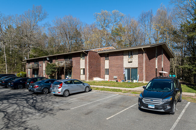 Turkey Hill Apartments in East Granby, CT - Building Photo - Building Photo