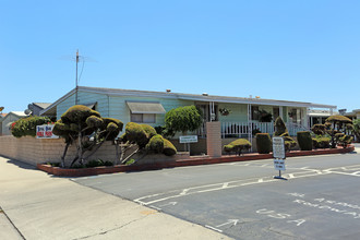 10681 Oak St in Los Alamitos, CA - Building Photo - Building Photo