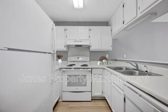 305 Country Club Dr NE in Concord, NC - Building Photo - Building Photo