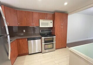 9411 Evergreen Pl in Davie, FL - Building Photo - Building Photo