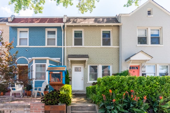 property at 1139 3rd St NE