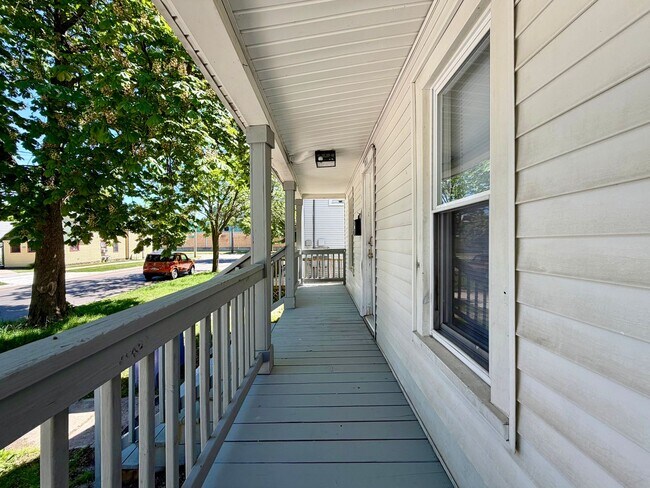 1011-1013 Quarry Ave NW