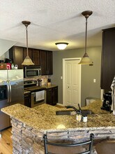 1030 68th St, Unit 7 in West Des Moines, IA - Foto de edificio - Building Photo