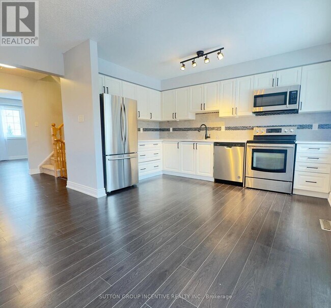 49 Ferndale Dr S in Barrie, ON - Building Photo - Building Photo