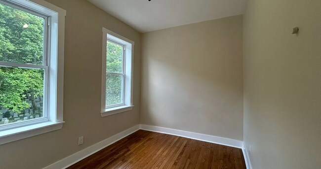 4 Warner Ave in Jersey City, NJ - Building Photo - Building Photo