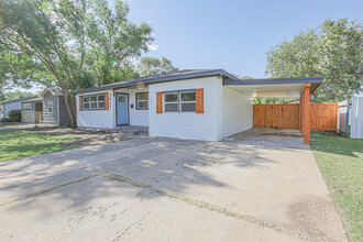 3817 25th St in Lubbock, TX - Building Photo - Building Photo