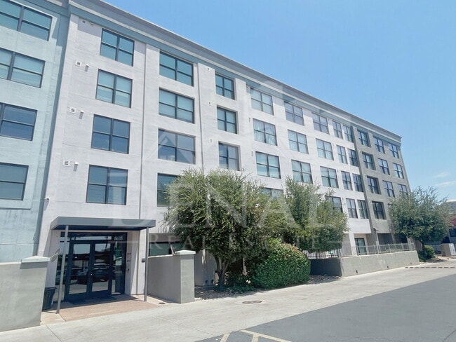 property at 535 W Thomas Rd