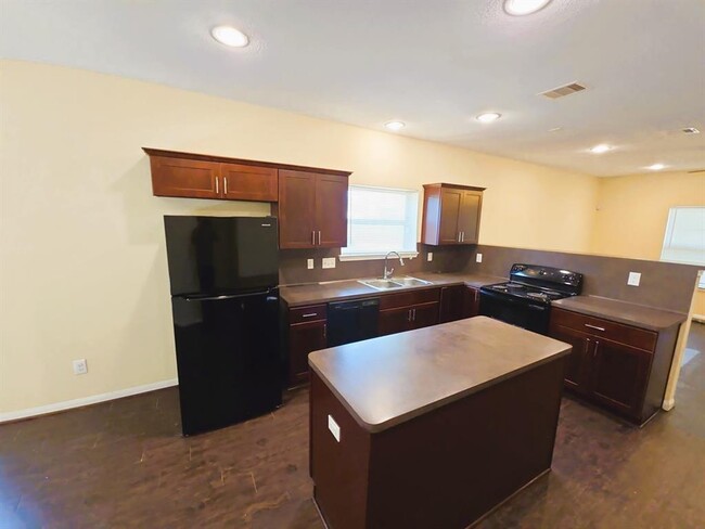 8134 Gallahad St-Unit -B in Houston, TX - Foto de edificio - Building Photo