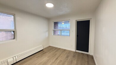 60 Triller Ave in Toronto, ON - Building Photo - Building Photo