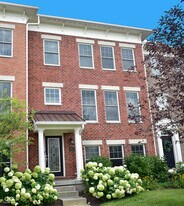 2623 Manigault St in Carmel, IN - Building Photo