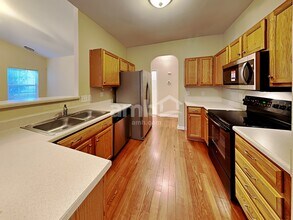 1700 Johste Ct in Fuquay Varina, NC - Building Photo - Building Photo