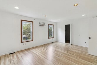 5242 Cedarhurst Dr in West Bloomfield, MI - Building Photo - Building Photo