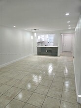 10315 NW 9th St Cir in Miami, FL - Building Photo - Building Photo