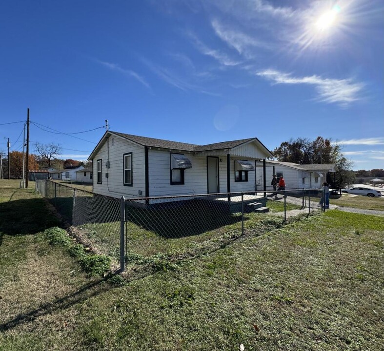 759 S Bluff Ave in Tahlequah, OK - Building Photo