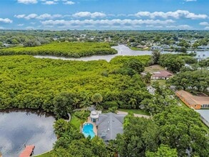 3225 E Rosery Rd in Largo, FL - Building Photo - Building Photo