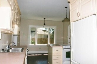 834 Alder Ave in Moose Jaw, SK - Building Photo - Building Photo