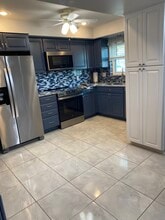 5555 Gulf Blvd, Unit 104 in St Pete Beach, FL - Foto de edificio - Building Photo