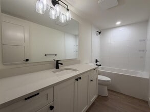 19751-19775 75 Ave in Langley, BC - Building Photo - Building Photo