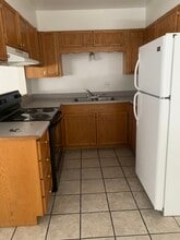 1835 N Bruce St, Unit 4 in North Las Vegas, NV - Building Photo - Building Photo