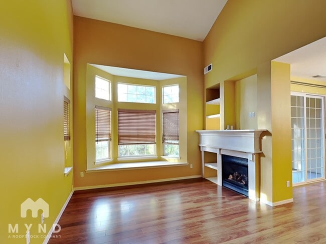 1723 NE Ashberry Dr in Hillsboro, OR - Foto de edificio - Building Photo