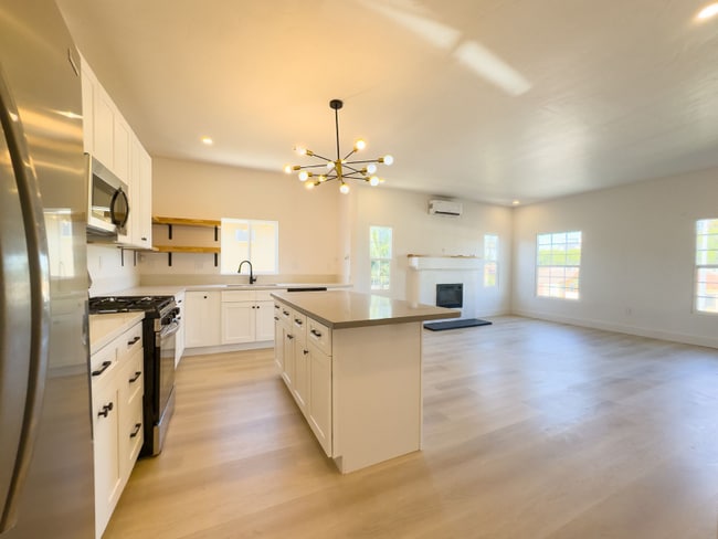 3013 1/2 Somerset Dr in Los Angeles, CA - Building Photo - Building Photo