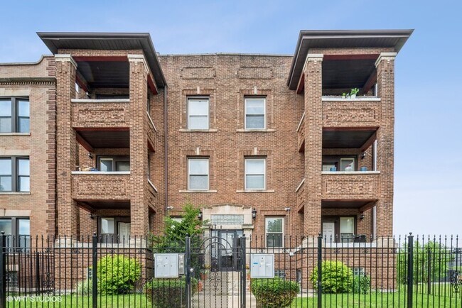 property at 6518 S Greenwood Ave
