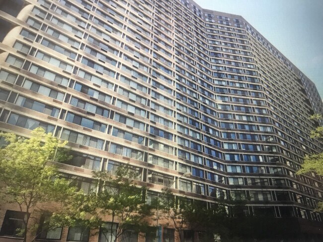 property at 211 E Ohio St