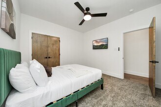 2211 Staples St in Houston, TX - Building Photo - Building Photo