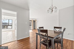 561 Florida Ave in Herndon, VA - Building Photo