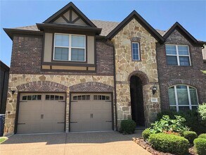2121 Timothy Dr in McKinney, TX - Foto de edificio - Building Photo