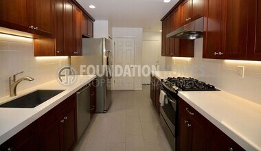 7 Adrian Terrace in San Rafael, CA - Building Photo - Building Photo