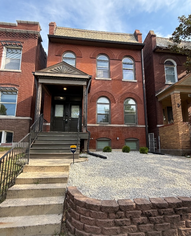 4541 Oakland Ave