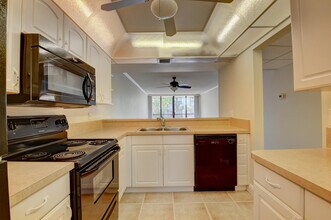 16 Royal Palm Way in Boca Raton, FL - Building Photo - Building Photo
