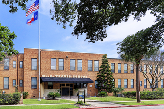 William B Travis Apartments in Galveston, TX - Building Photo - Building Photo