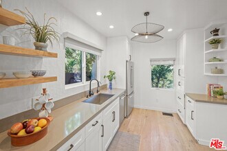 1275 S Sycamore Ave in Los Angeles, CA - Building Photo - Building Photo