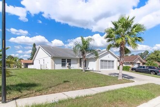 18664 White Pine Cir in Hudson, FL - Building Photo - Building Photo