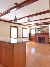45 Henshaw St, Unit 2 in Boston, MA - Foto de edificio - Building Photo