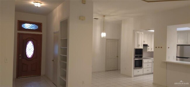 11 Jasmine Ave W in McAllen, TX - Building Photo - Building Photo